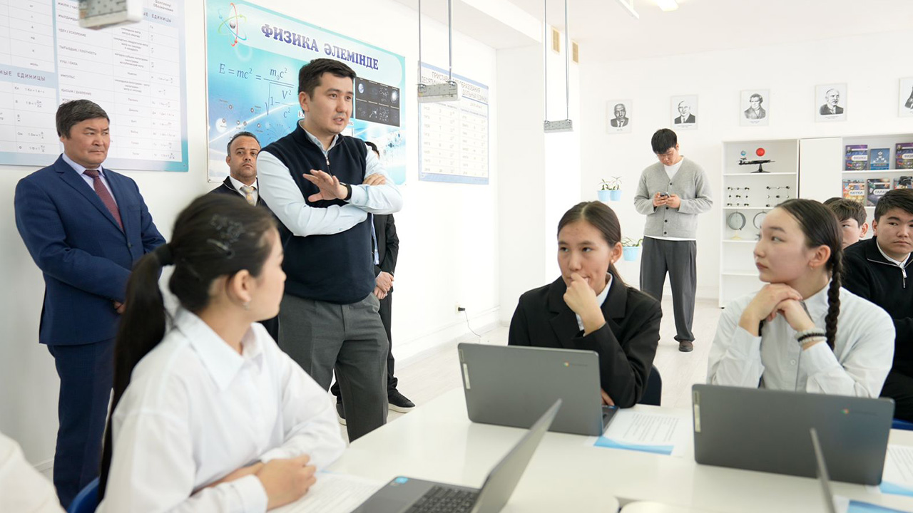 Впервые школа из Казахстана получила высокую оценку от Google — и подтверждающий это документ