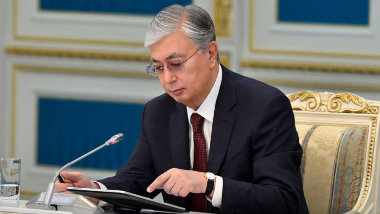 Президент Токаев сказал, какие новости он читает лично