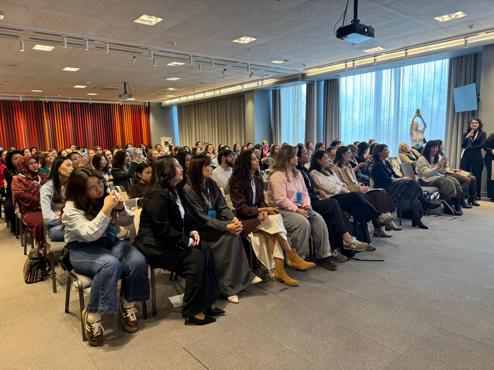 Успешные казахстанки подсказали, что мешает женщинам зарабатывать больше мужчин