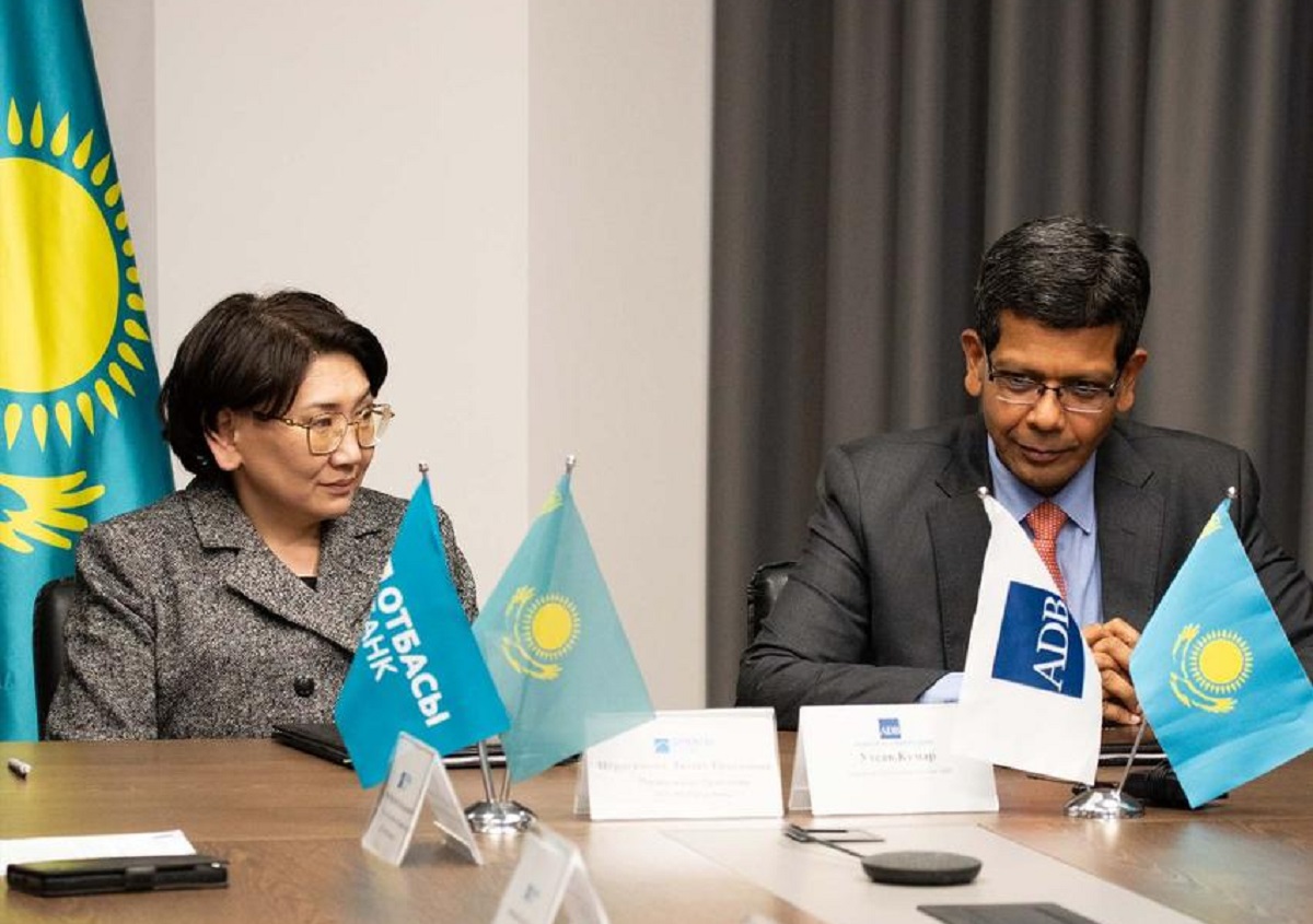 Ипотека для женщин и зеленое жилье: Отбасы банк запускает две программы на 90 млрд тенге