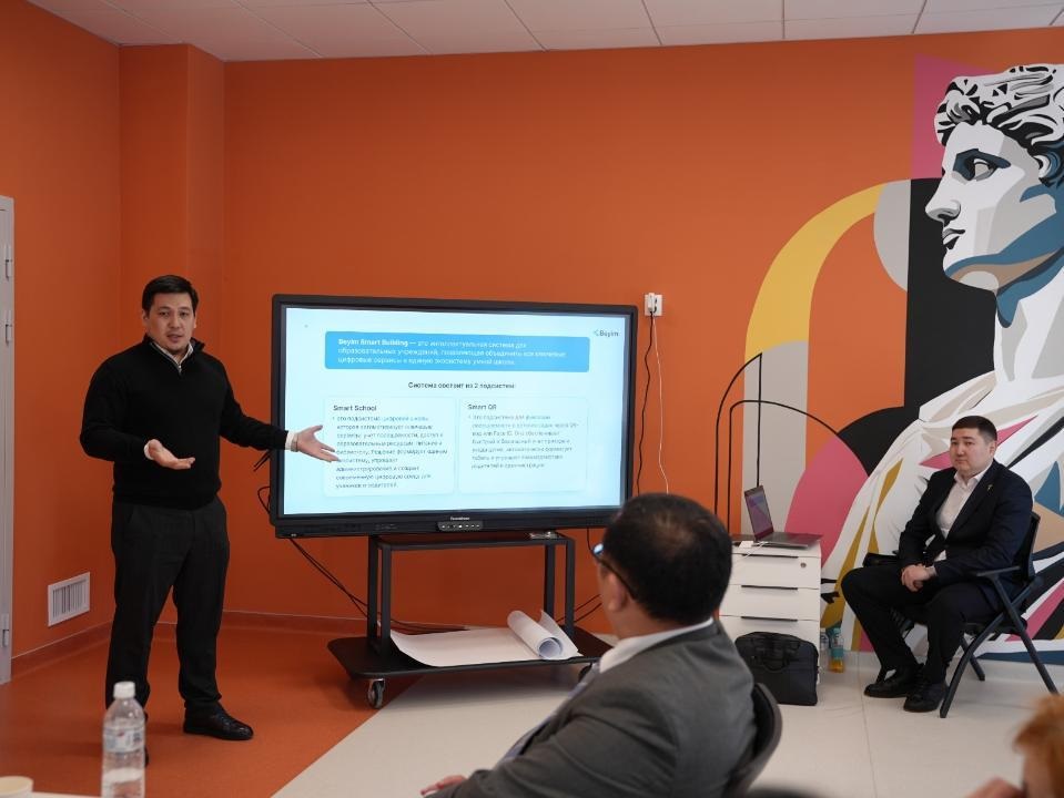 Казахстанские школы переходят на ИИ: что изменится для учителей и директоров