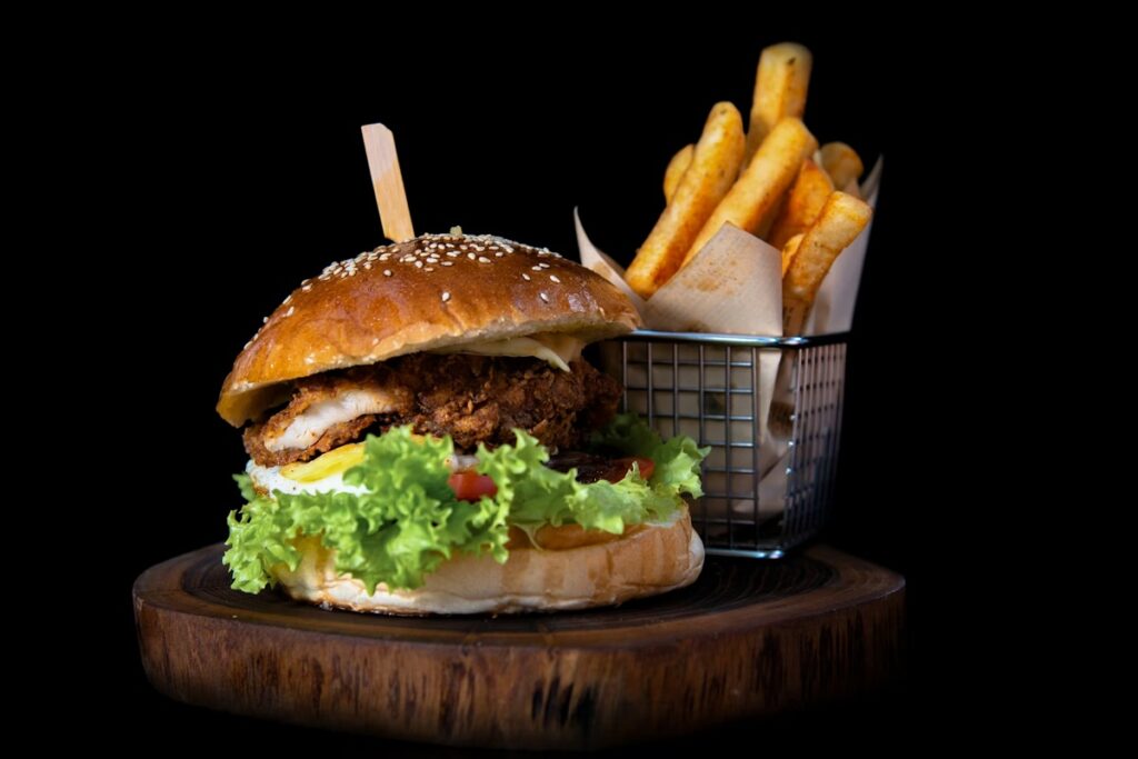 Кто владеет McDonald's, KFC, Burger King и другими фастфуд-сетями в Казахстане – разбор