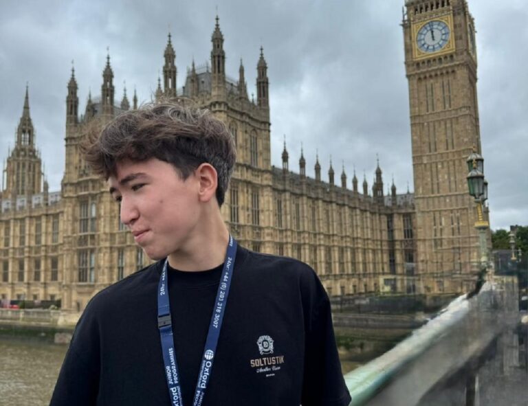 16-летний школьник заработал 2 млн тенге всего за месяц на создании ИИ-ролика
