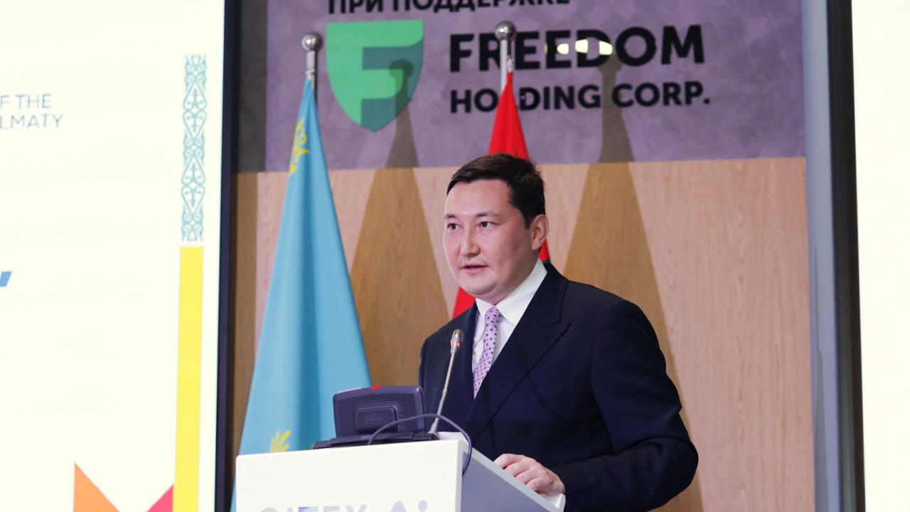 Бахтияр Мухаметкалиев объяснил, почему избыточное регулирование данных может привести к экономическому отставанию.