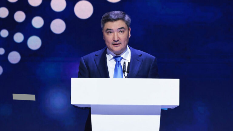 Чиновникам Казахстана дали персональные задания на триллионы тенге