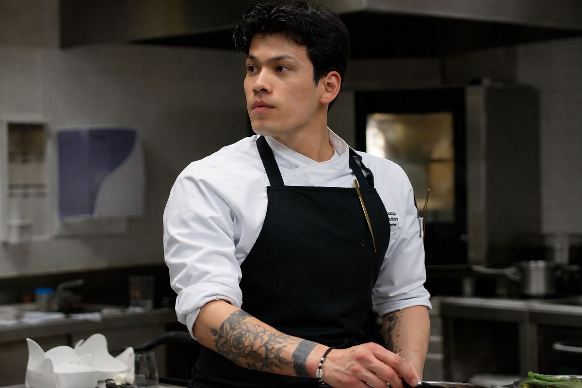 Парень из Актау уехал в Испанию и стал старшим поваром в мишленовском ресторане