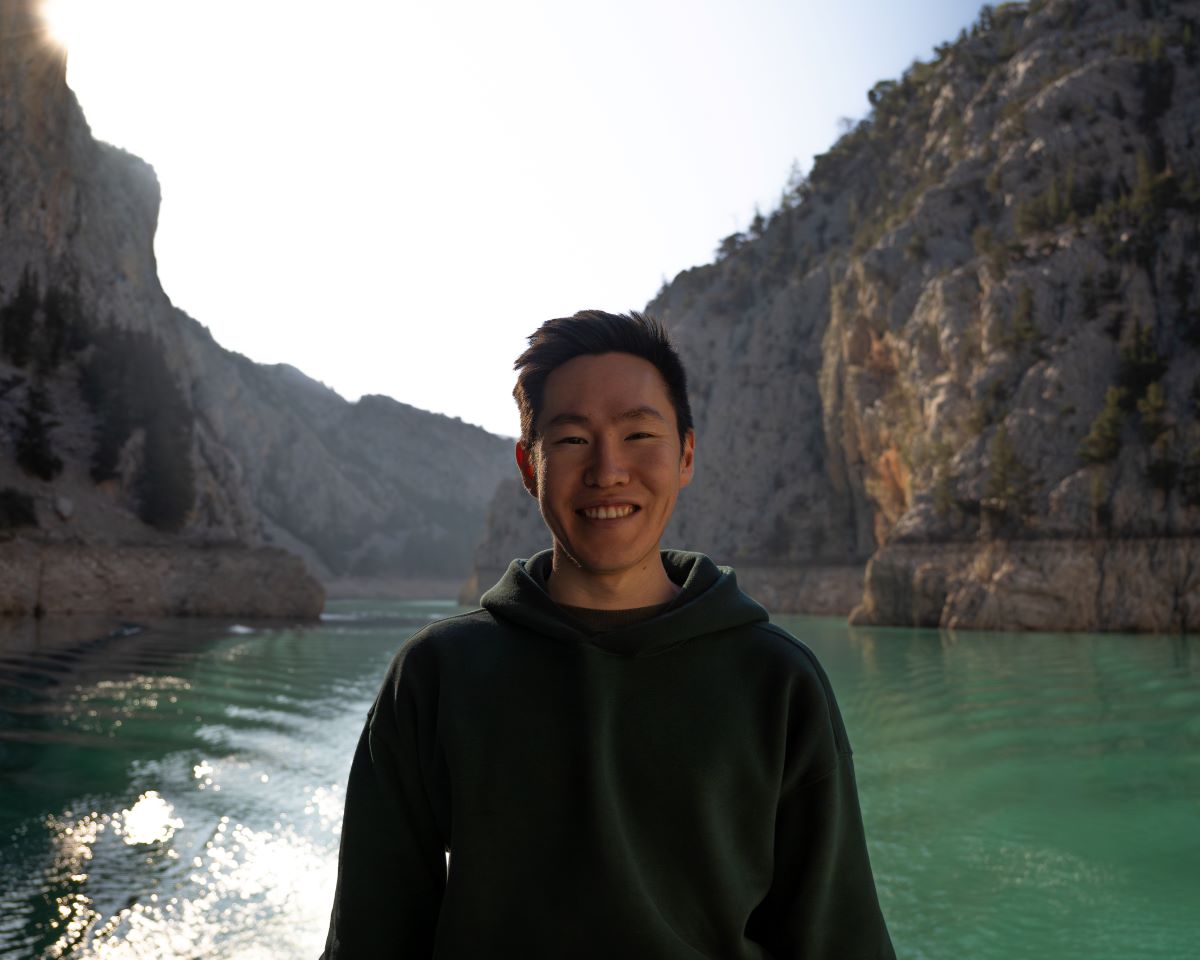 Казахстанский айтишник получил работу в Meta и переехал в Лондон