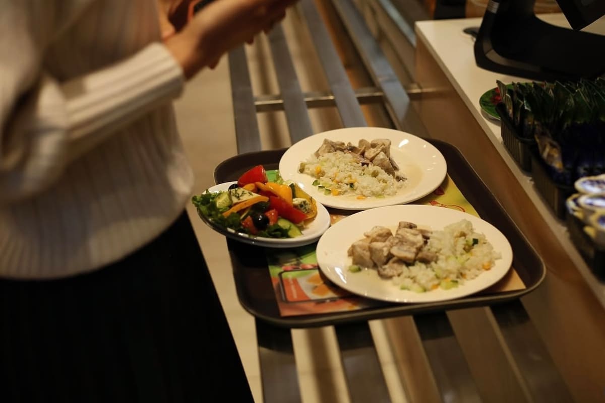 Женис Сатов