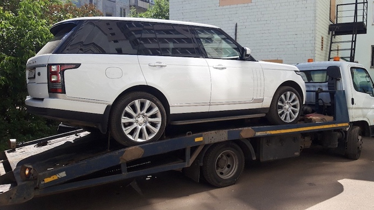 Налоговая недосчиталась 7 млрд и пригрозила казахстанцам штрафстоянками