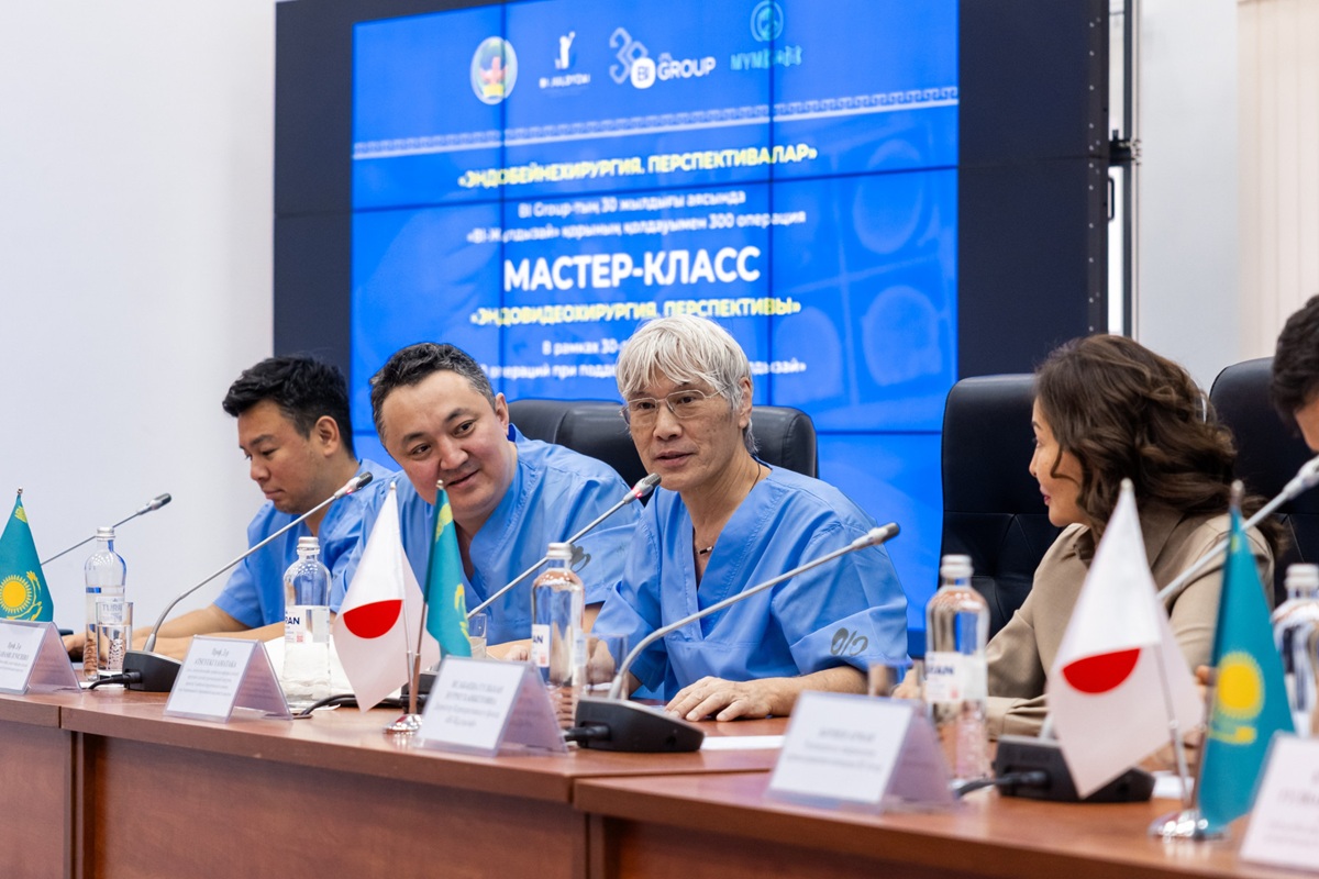 Известный японский хирург, который спасает детей, оказался этническим казахом