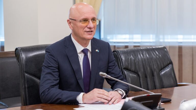 Роман Скляр возглавил Администрацию Президента Казахстана: что о нем известно