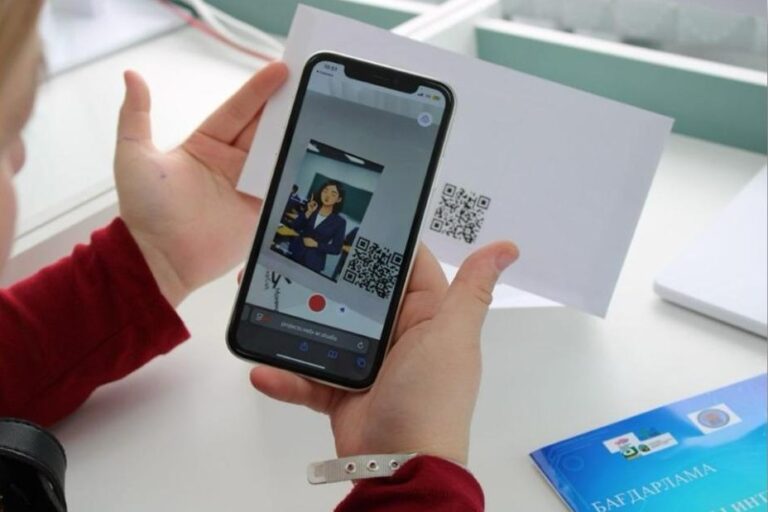 Жители небольшого города в ВКО теперь могут писать акиму через QR-код