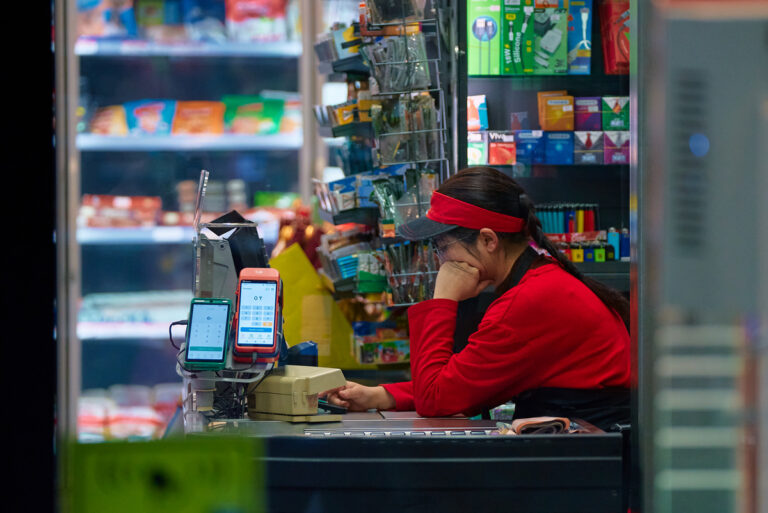 Кому принадлежат крупнейшие супермаркеты Казахстана: Magnum, SPAR, Galmart и другие