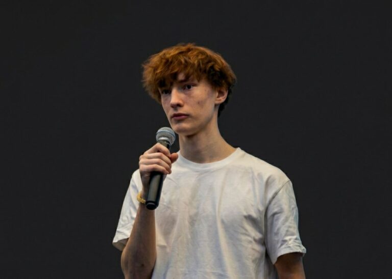 17-летний казахстанец получил $300 тысяч в США