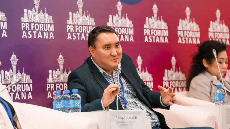 Эксперт объяснил, почему одним казахстанцам банки дают миллионы, а другим отказывают
