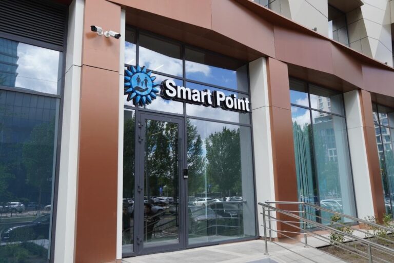 Самый современный ЦОН появился в Астане: что такое Smart Point и чем он отличается от обычного
