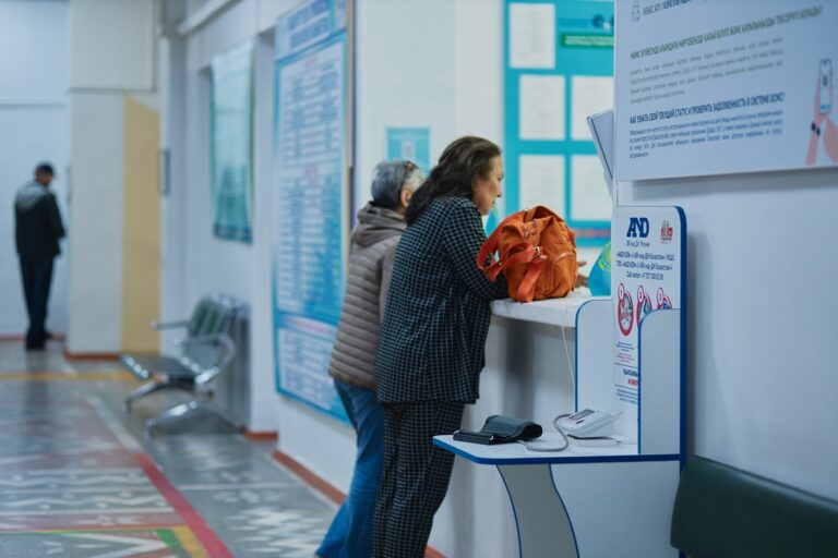 ChatGPT посоветовал не ехать в больницу. Через несколько недель мужчина оказался на грани смерти