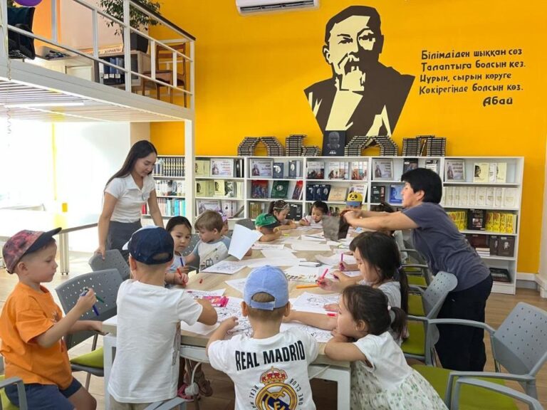 Куда бесплатно записать ребенка в Алматы до конца лета: список кружков и секций