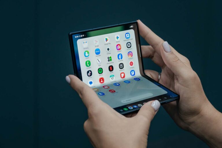 Samsung расширила линейку «раскладушек» Galaxy Z Fold