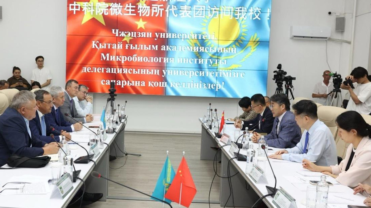 Китай и Казахстан открыли в Алматы лабораторию для изучения новых инфекций