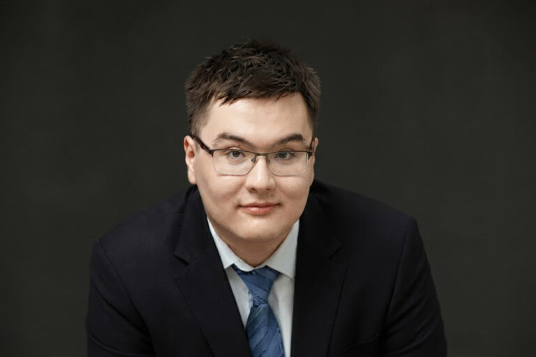 Аналитик прямо сказал, каким будет курс доллара к тенге в ближайшие дни