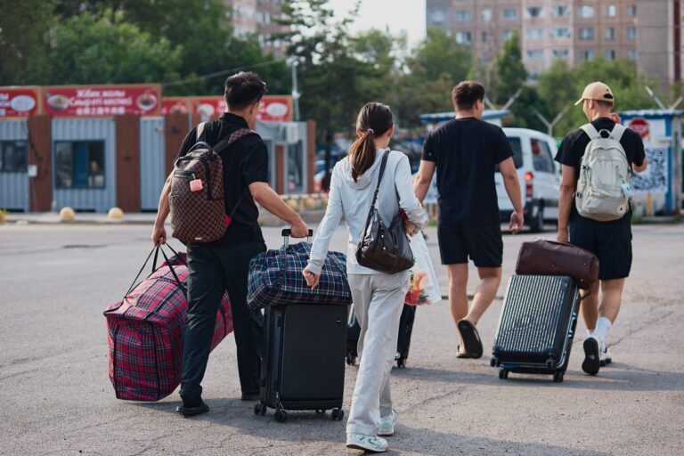 Бывшие казахстанцы смогут получить ВНЖ без языкового теста и других ограничений