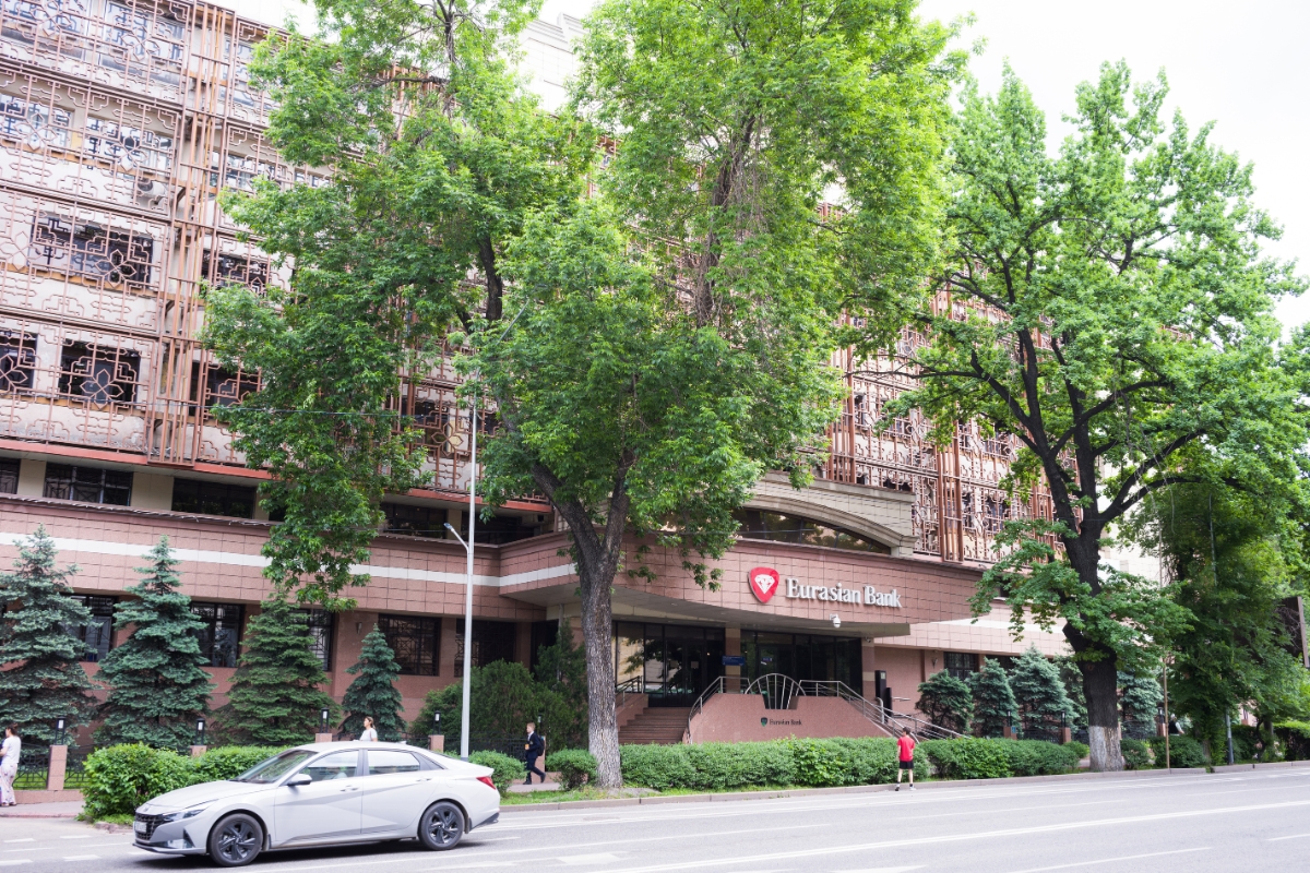 Евразийский банк получил международную награду Global Banking & Finance Awards 2026 за новшество в автокредитовании