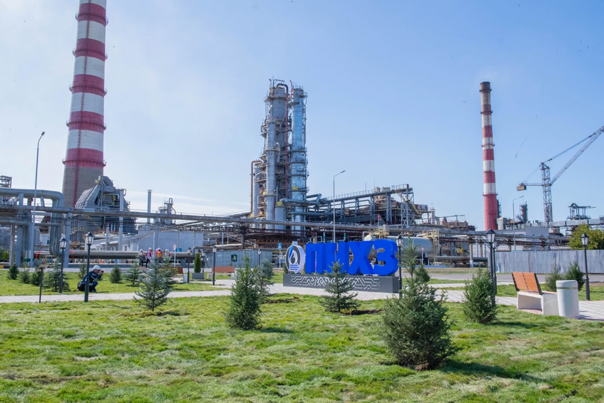 Крупнейший топливный завод в Казахстане пока решили не ремонтировать