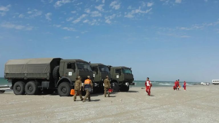 Бизнесмены выделят 815 млн тенге семьям погибших военных на Каспии: кто и сколько даст