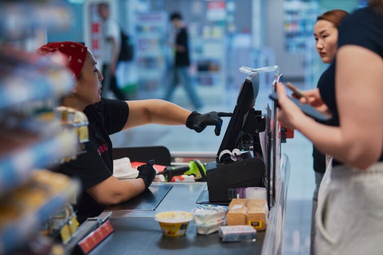 Идем за продуктами: что подорожало на прилавках в Казахстане