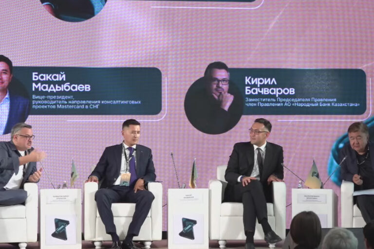 Известные банкиры рассказали, что будет с деньгами казахстанцев через несколько лет