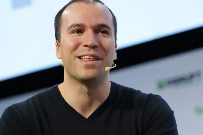 Сооснователь OpenAI заявил о начале эпохи общего искусственного интеллекта