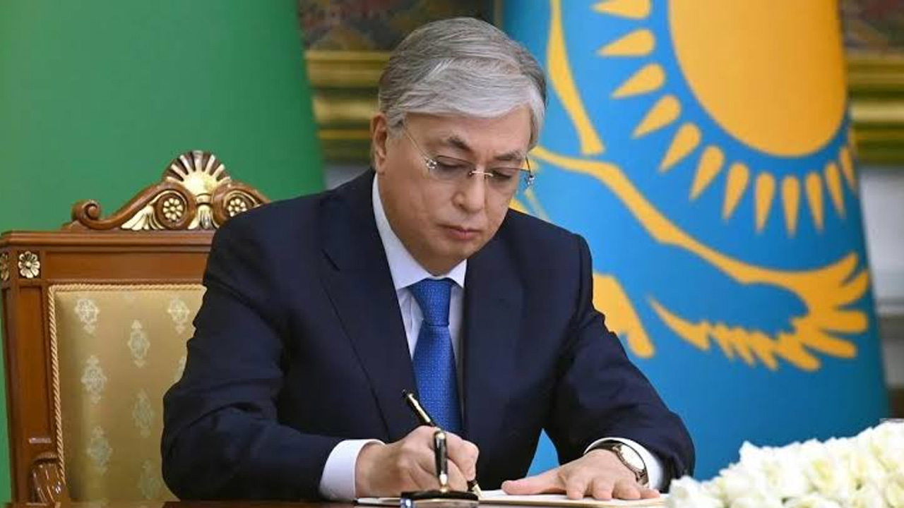 Президент сказал казахстанцам, как быстро получить нужную стране профессию