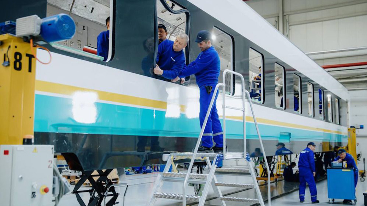 Как в Казахстане делают вагоны Stadler, которые пока не пускают на маршруты