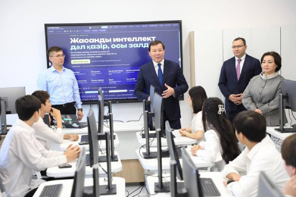 В Актобе взрослые и дети могут бесплатно освоить ИТ. Но одного желания будет мало