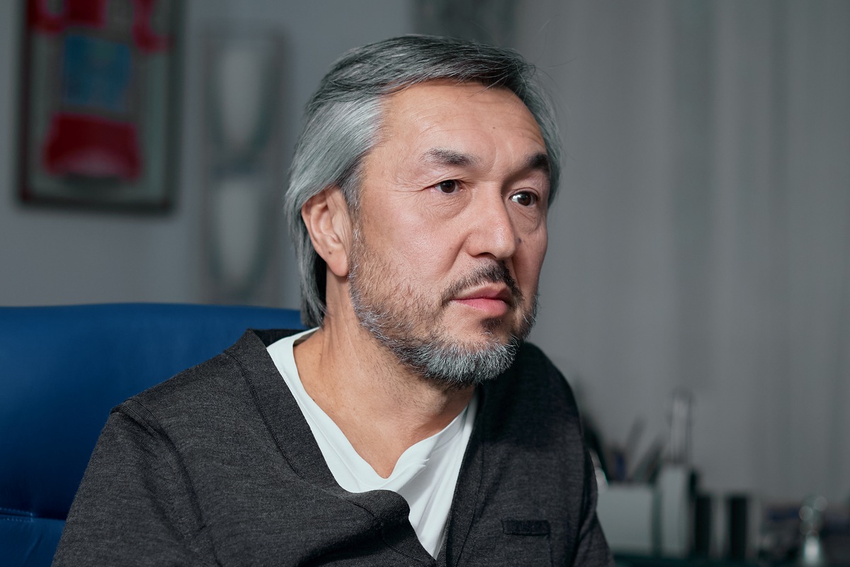 Советник президента Раимбек Баталов без галстука: о жизни в Алматы, воспитании детей и личных принципах — изображение 6