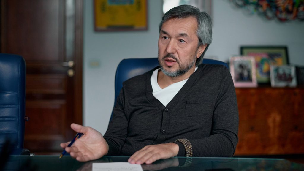 «Казахи испокон веков этим занимаются»: советник президента возмутился ценами один из главных продуктов
