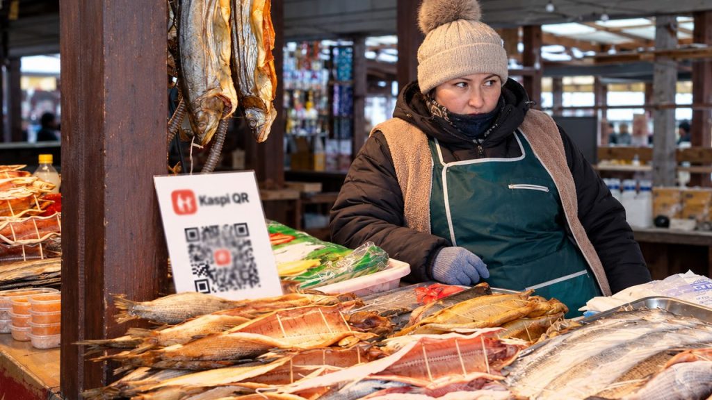 Kaspi.kz снова обратился к самозанятым из-за распечатанных QR