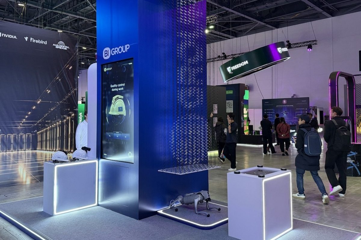 Каска с камерой, дрон и робособака: какие технологии BI Group представил на AI & Digital Bridge-2026 — изображение 2