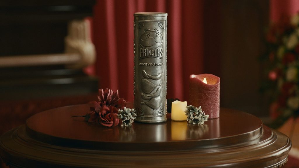 Pringles пообещал бесконечный запас чипсов тому, что заключит с ними страшную сделку